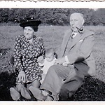 Betsy Delmonte-Speijer en Samuel Delmonte met hun kleinzoon Max de Vriend, 1942