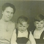 Johanna Bähren, Children Hans Siegfried, Karl Josef and Grandpa Karl.jpg